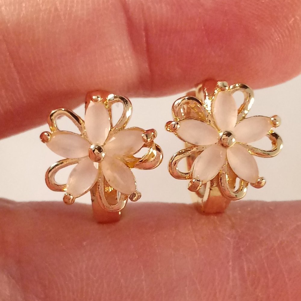 18K Yellow Gold Filled Flower Pink Opal Diamond Zircon Hoop Huggie Earrings Gift